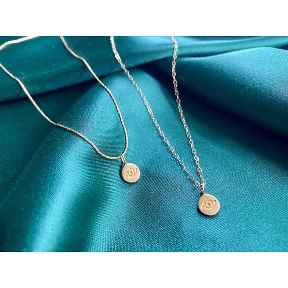 *Fatima* Dainty Evil Eye Necklace - Picture 4 of 4